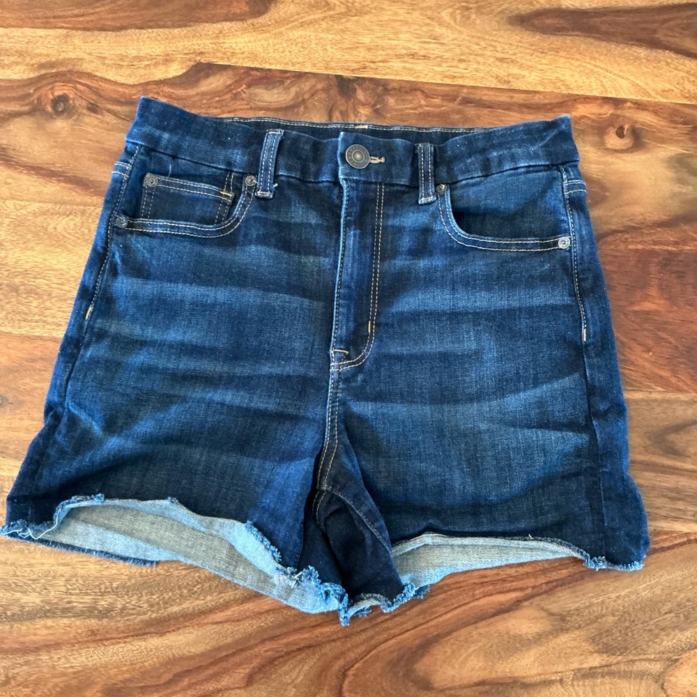 Dark Wash American Eagle Shorts Curvy High Rise Shortie Stretch Size 6.